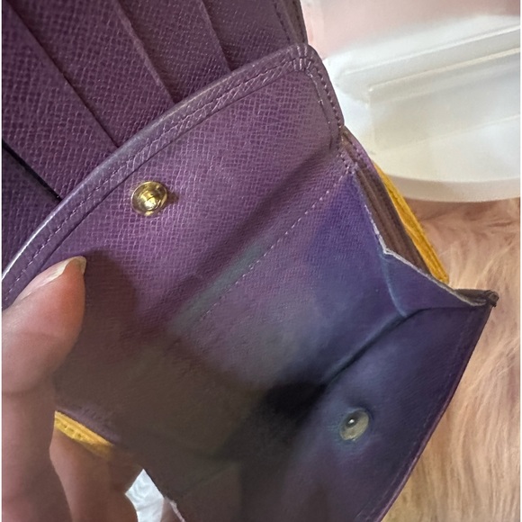 Louis Vuitton Leather Wallet- 100 %Authentic
Gorgeous Yellow Leather - Picture 4 of 8